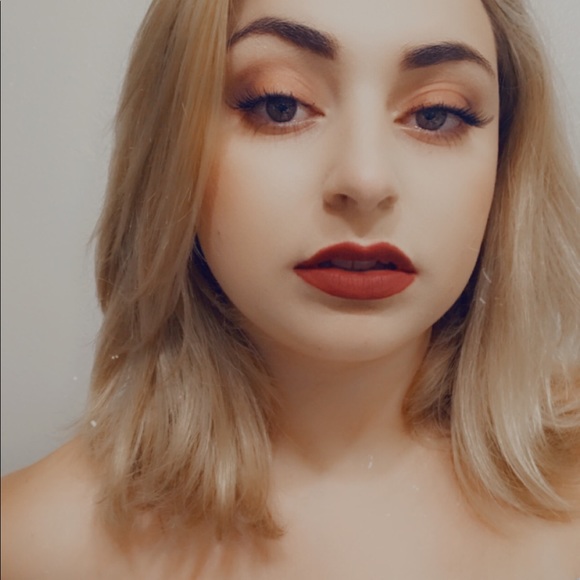 Meet your Posher, Beatriz - Picture 1 of 1